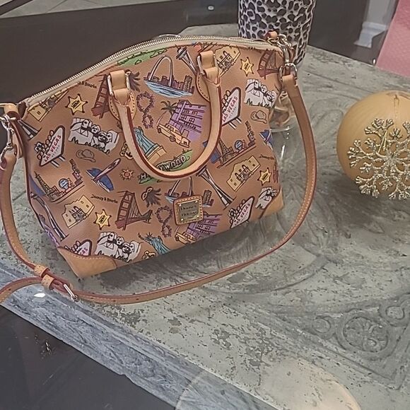 𝅺Dooney & Bourke Americana Landmark  Tote Versatile Satchel Limited Edition - Picture 12 of 13